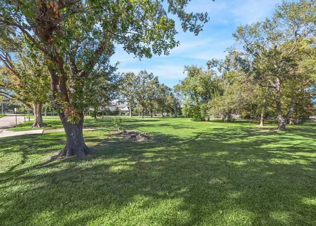 Property at 695 Rocky River Rd, Houston, TX 77056