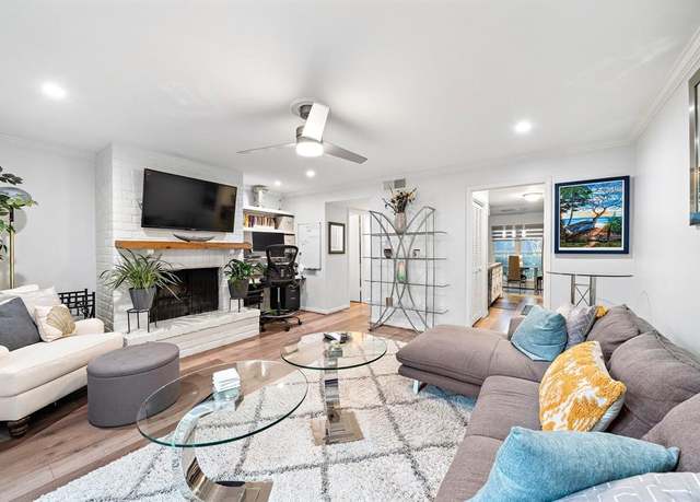 Property at 10333 Longmont Dr Unit 35/3, Houston, TX 77042, 2 beds, 2.5 baths