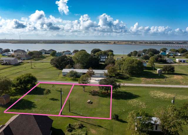Property at 327 Calumet Dr, Palacios, TX 77465