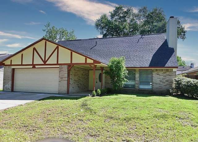 Property at 7207 San Pablo Dr, Houston, TX 77083, 4 beds, 2.5 baths