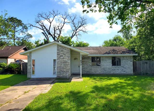 Property at 4919 Redfish Reef St, Bacliff, TX 77518, 3 beds, 1 bath