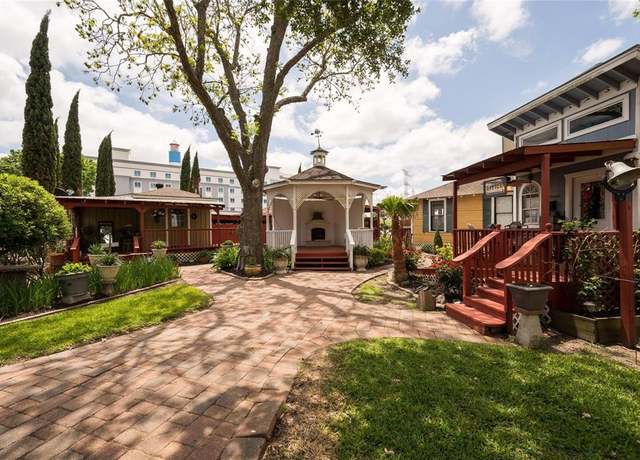 Property at 507 8th St, Kemah, TX 77565, 8 beds, 7 baths