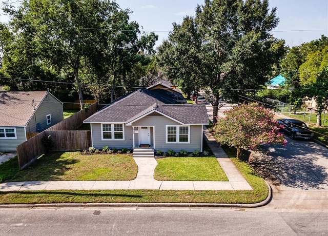 Property at 223 W Adoue St, Baytown, TX 77520, 3 beds, 2 baths