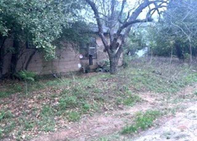 Property at 621 Spruce St, Teague, TX 75860