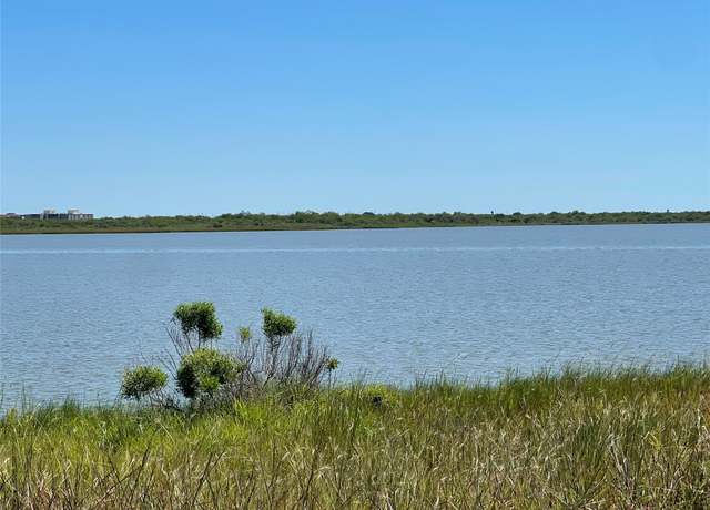 Property at 397 Bay Dr, Palacios, TX 77465