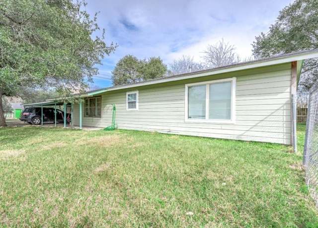 Property at 701 Alamo St, El Campo, TX 77437, 3 beds, 2 baths