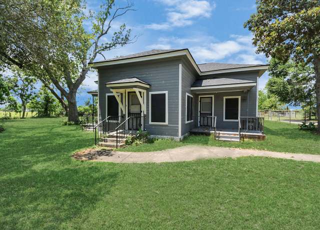 Property at 309 S Austin Rd, Eagle Lake, TX 77434, 3 beds, 1.5 baths