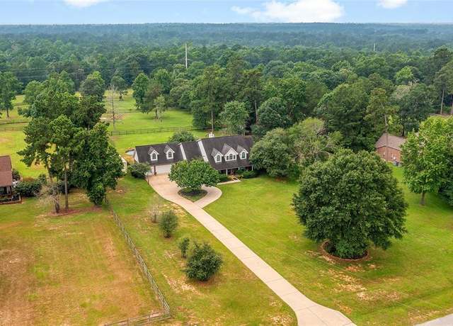 Property at 114 Leah Dr, Montgomery, TX 77316, 4 beds, 3.5 baths