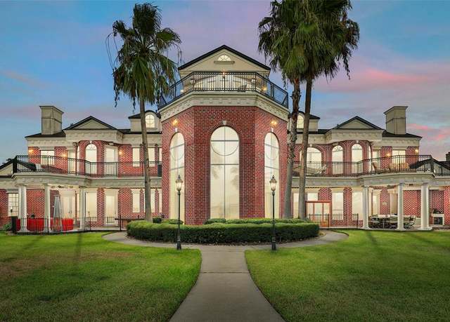 Property at 46 S Windsail Pl, The Woodlands, TX 77381, 5 beds, 6.5 baths
