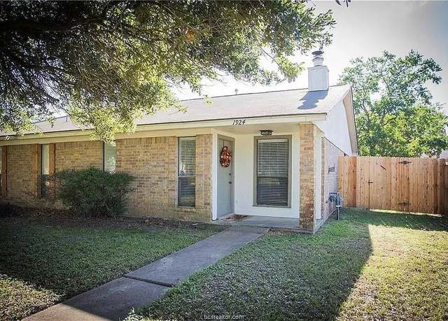 Property at 1926 Holleman, College Station, TX 77840, 2 beds, 1.5 baths