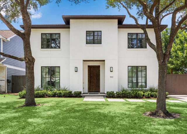 Property at 1901 Gardenia Dr, Houston, TX 77018, 3 beds, 2.5 baths