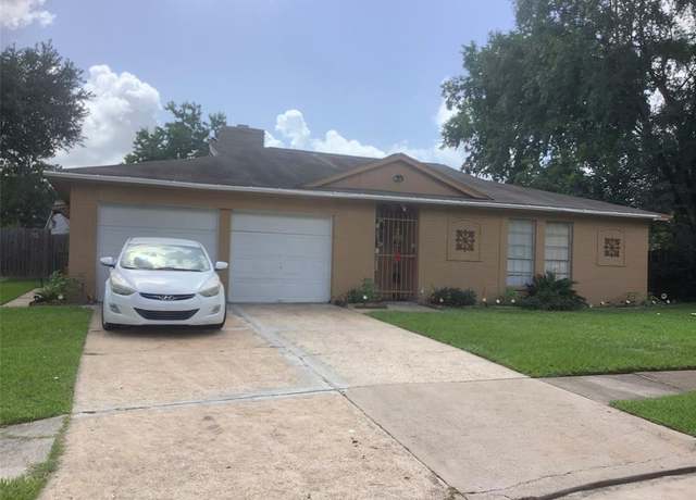 Property at 9406 Jolly Wood Ct, Houston, TX 77086, 5 beds, 3 baths
