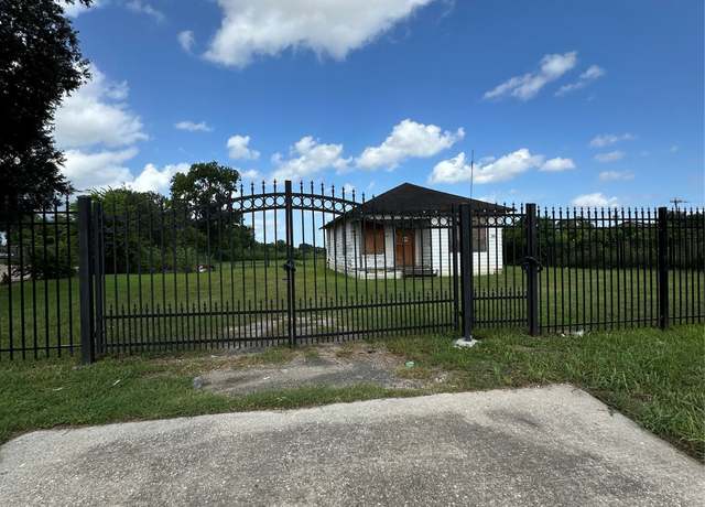 Property at 10809 Telephone Rd, Houston, TX 77075, 3 beds, 1 bath