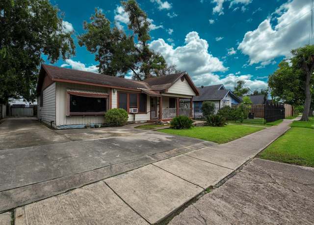 Property at 3614 Billingsley St, Houston, TX 77009, 3 beds, 2 baths