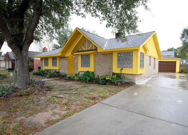Property at 12323 Bexley Dr, Houston, TX 77099, 4 beds, 2 baths
