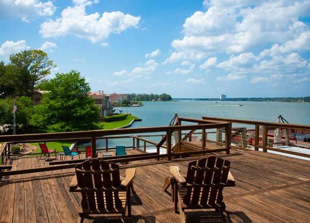 Property at 125 Capetown St, Conroe, TX 77356, 3 beds, 2.5 baths