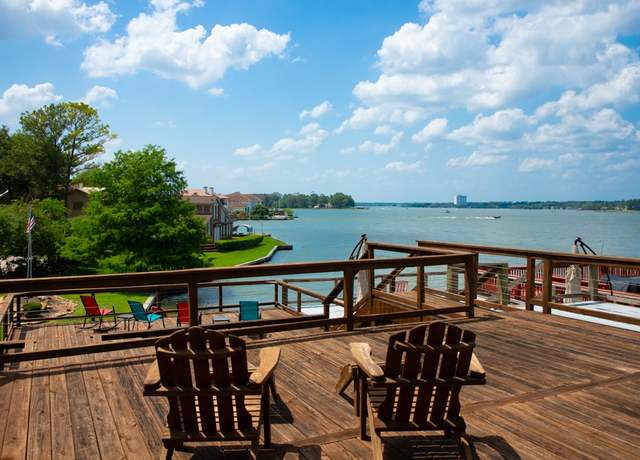 Property at 125 Capetown St, Conroe, TX 77356, 3 beds, 2.5 baths