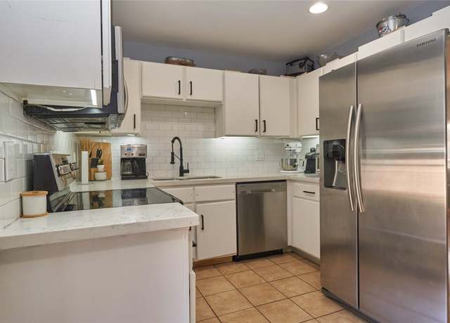 Property at 9234 Westwood Village Dr #17, Houston, TX 77036, 3 beds, 2.5 baths