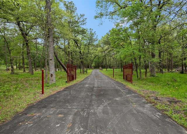 Property at 30338 Riley Rd, Waller, TX 77484, 2 beds, 3 baths