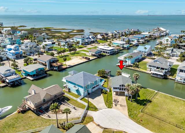 Property at 22218 Matagorda Dr, Galveston, TX 77554, 3 beds, 2 baths
