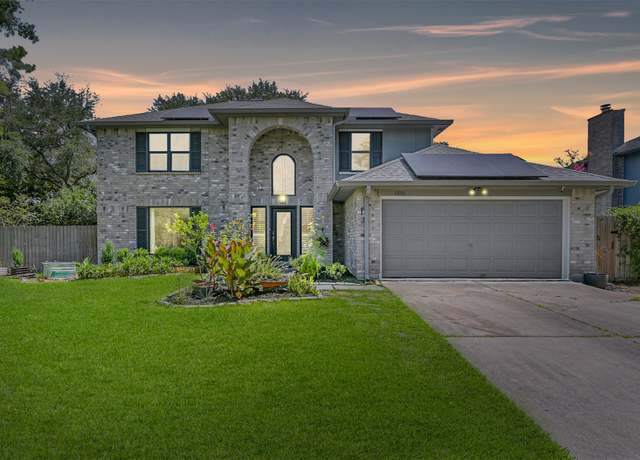 Property at 1801 Vaquero St, Friendswood, TX 77546, 3 beds, 2.5 baths