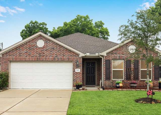 Property at 643 E Fairway Lake Dr, Alvin, TX 77511, 3 beds, 2 baths