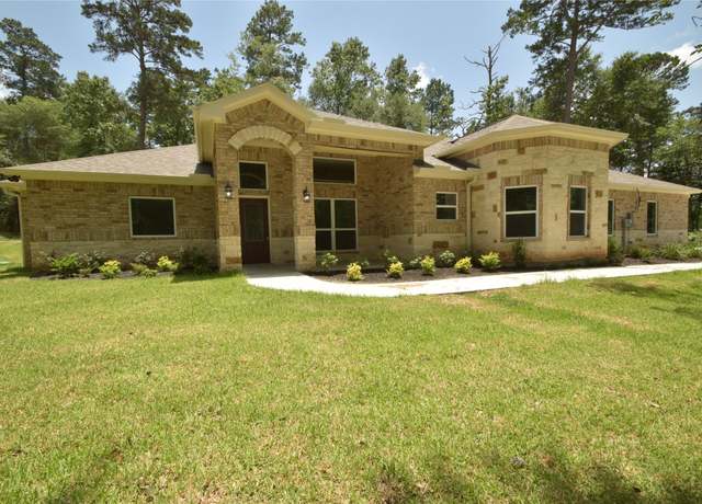 Property at 228 Feldspar Ln, Huntsville, TX 77340, 5 beds, 3.5 baths