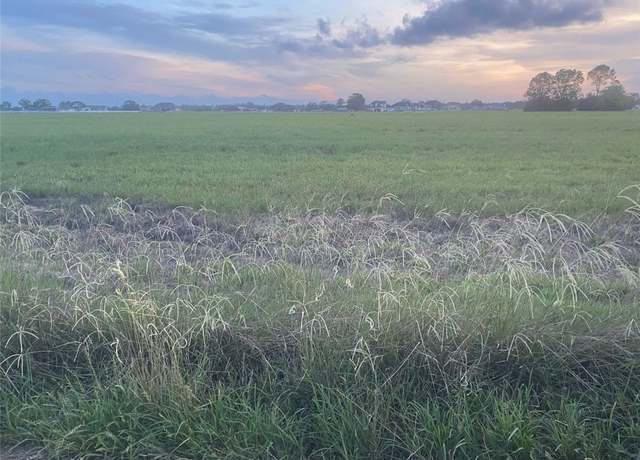 Property at 607 Longhorn Trl, Angleton, TX 77515