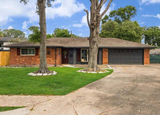 Property at 10228 Brinwood Dr, Houston, TX 77043, 3 beds, 2 baths