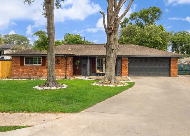 Property at 10228 Brinwood Dr, Houston, TX 77043, 3 beds, 2 baths