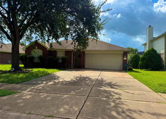 Property at 114 Oxford Ct, Richmond, TX 77469, 4 beds, 2 baths