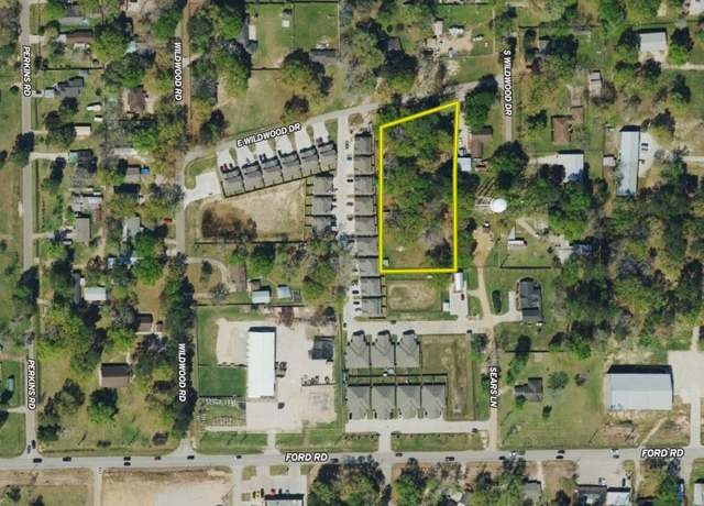 Property at 23112 E Wildwood Rd, Porter, TX 77365, 4 beds, 3 baths