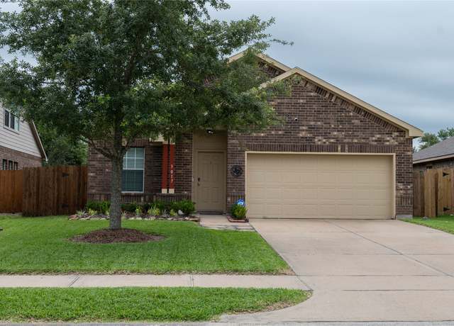 Property at 3017 Cambridge Meadows Ln, Dickinson, TX 77539, 4 beds, 2 baths