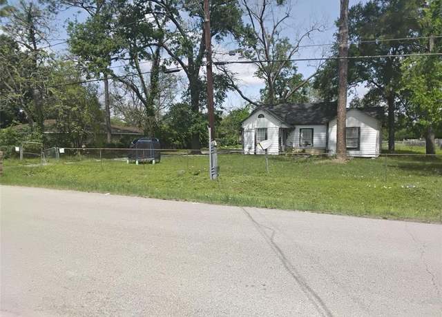 Property at 7407 Banyan St, Houston, TX 77028