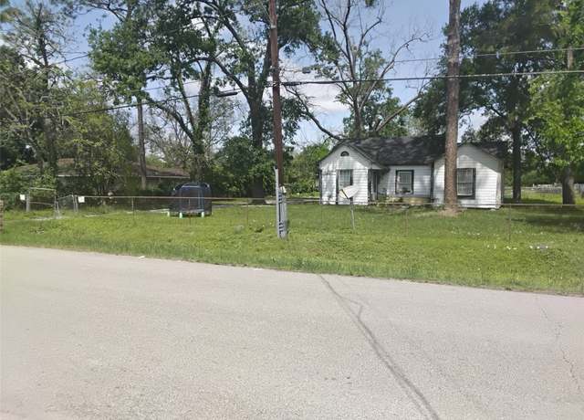 Property at 7407 Banyan St, Houston, TX 77028