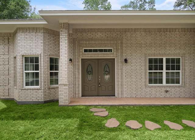 Property at 26 Panorama Dr, Conroe, TX 77304, 3 beds, 2.5 baths