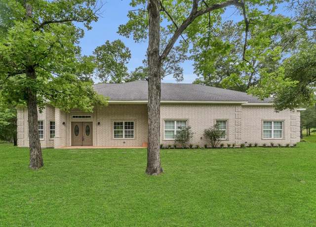 Property at 26 Panorama Dr, Conroe, TX 77304, 3 beds, 2.5 baths