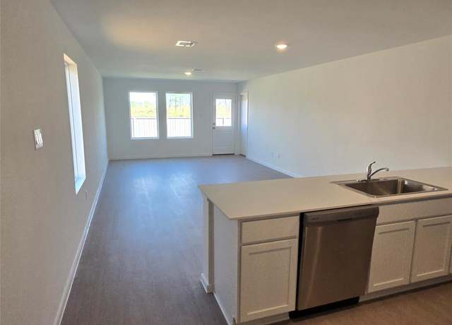 Property at 5814 Standpiper Loop, Baytown, TX 77521, 3 beds, 2 baths