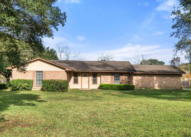 Property at 1005 Redberry Hill Rd, Baytown, TX 77521, 3 beds, 2 baths