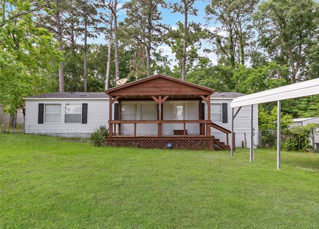 Property at 121 E Oak Shadows, Onalaska, TX 77360, 3 beds, 2 baths