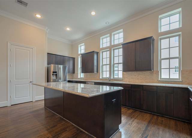Property at 4108 Bonner View Ln, Houston, TX 77007, 3 beds, 3.5 baths