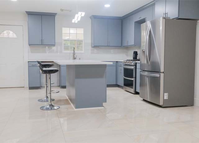 Property at 1007 Prune St, La Marque, TX 77568, 5 beds, 3 baths