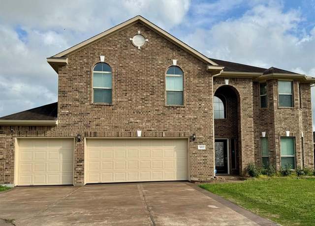 Property at 3212 El Camino St, Bay City, TX 77414, 5 beds, 3.5 baths