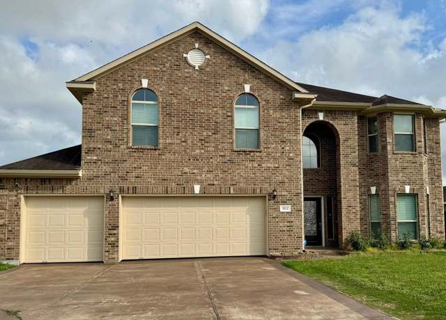 Property at 3212 El Camino St, Bay City, TX 77414, 5 beds, 3.5 baths