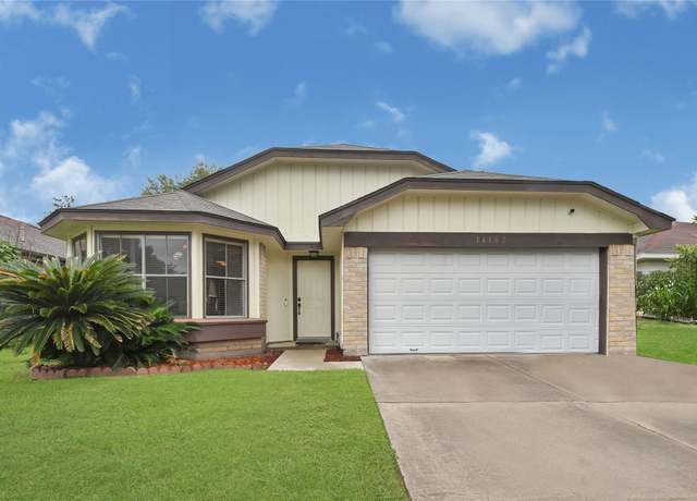 Property at 16102 Vista Del Mar Dr, Houston, TX 77083, 3 beds, 2.5 baths