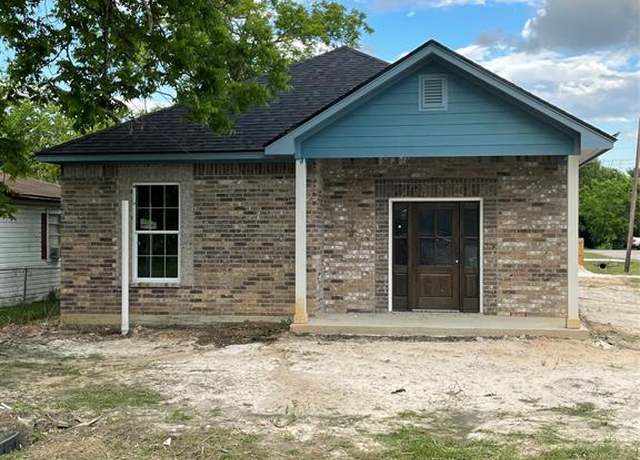 Property at 3485 Pradice St, Beaumont, TX 77705, 3 beds, 2 baths