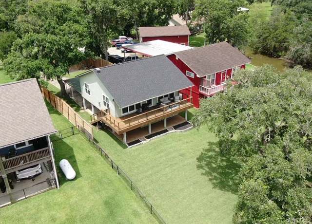Property at 6840 County Road 659, Brazoria, TX 77422, 3 beds, 3 baths