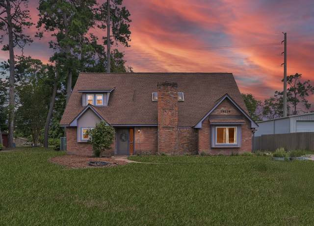 Property at 19234 Lakeshire St, Humble, TX 77346, 4 beds, 3.5 baths