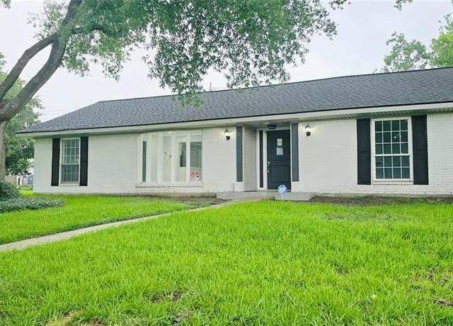 Property at 5674 Hazen St, Houston, TX 77081, 4 beds, 3 baths
