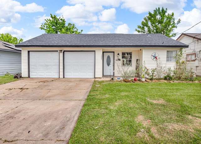 Property at 1221 Elm St, Deer Park, TX 77536, 3 beds, 2 baths